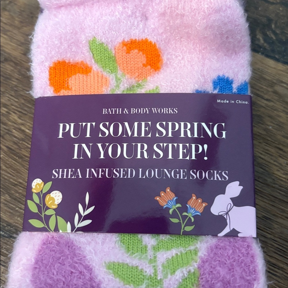 Bath & Body Works Pink Bunny Lounge Socks & Easter Candy Basket Candle Set - Picture 8 of 10